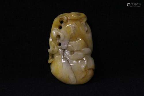 A yellow jadeite carved ornament