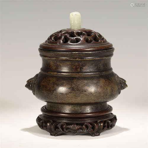 A Chinese Bronze Censer with Twin eBeast Handles