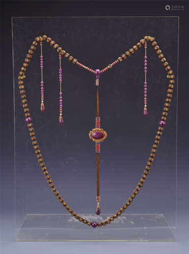 A Chinese Aloeswood Court Necklace Engraved with 'Shou' Character