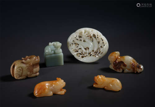 A Carved  Chinese Archaistic Jade Set