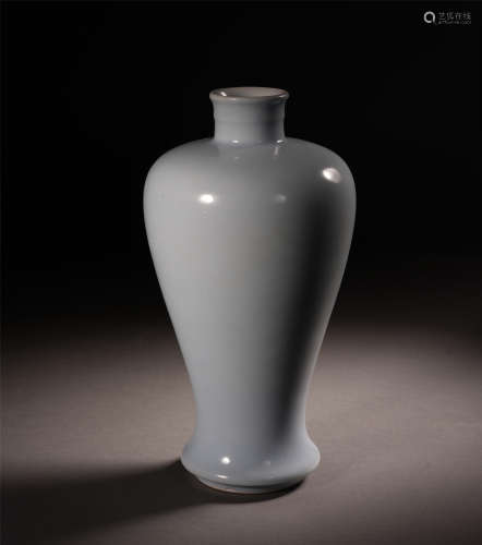 A Fine Chinese Celadon Glazed Vase