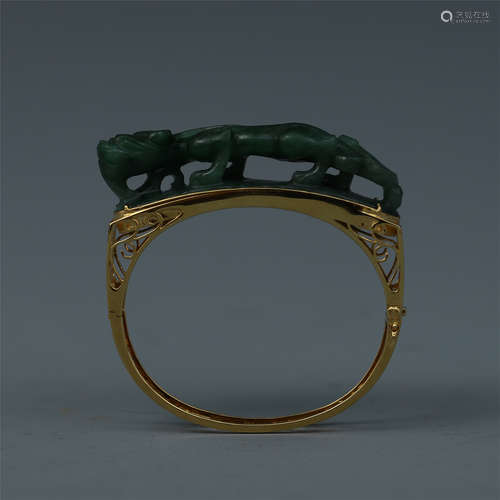 A Chinese Pure Gold Bangle Mounted with Spinnach-green Jade Beast Belthook