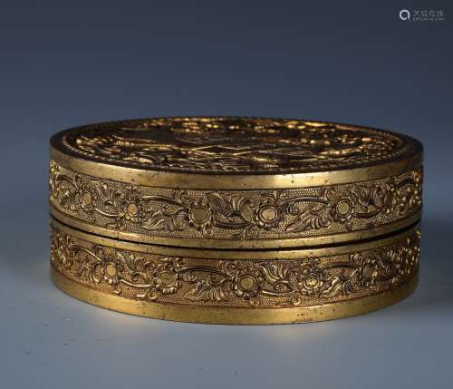 An Exquisite  Cast Gilt Bronze Circular 'Xuanwu' Box