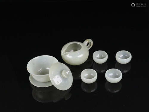 SET OF HETIAN JADE TEAPOT&CUPS