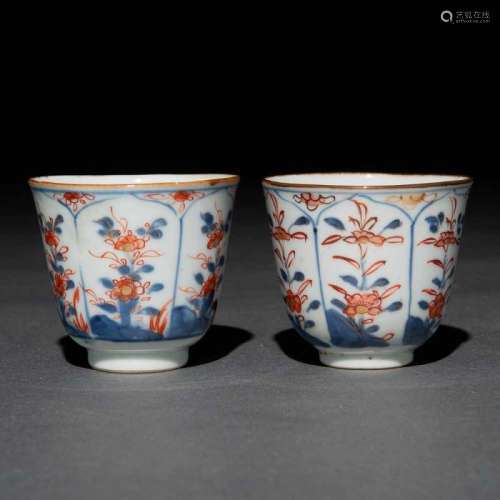 Pareja de tazitas en porcelana china. Trabajo Chino, Siglo XVIIIDecorado con motivos florales.Buen