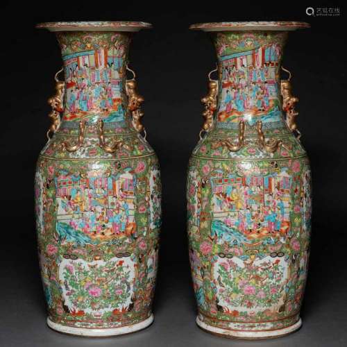 Importante pareja de jarrones chinos en porcelana de cantón. Trabajo Chino, Siglo XIXProfusamente