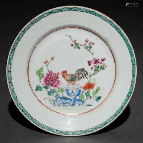 Plato en porcelana de Compañía de Indias. Siglo XVIIIDecorado con gallina y motivos florales.Buen