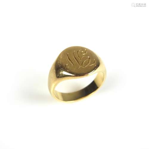 Yellow gold signet ring.