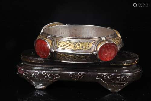 SILVER EMBEDDED AGATE BANGLE