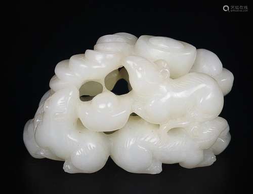 "WU SHU YUN CAI "HATIAN JADE ORNAMANT