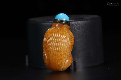 HETIAN JADE CORN SHAPED SNUFF BOTTLE