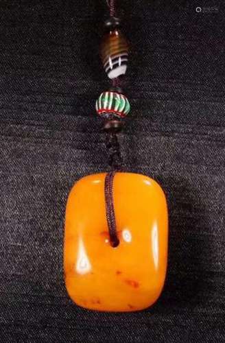 TIBETAN AMBER PENDANT