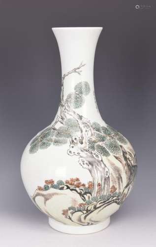 A CHINESE QIANJIANG SCHOOL BOTTLE VASE, GUANGXU MARK