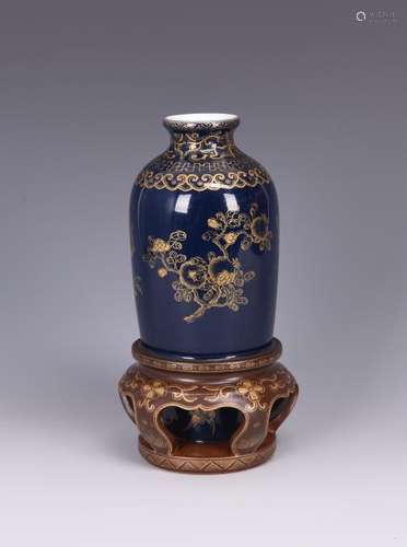 A CHINESE GILT DECORATED BLUE VASE, QIANLONG MARK