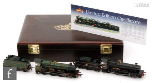 An OO gauge Bachmann 30-061 locomotive set, produced for the Severn Valley Railway for the GWR 175th Anniversary, comprising 4-6-0 GWR green 'Hagley Hall' and 4-6-0 BR lined black 'Hinton Manor', limited edition 302/512, contained in wooden presentation case with certificate.