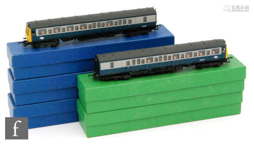 A collection of five OO gauge diesel locomotives by Bachmann and Hornby including a BR Warship Class 'Zenith', a BR Class 25 Bo-Bo '25 056', a BR Class '31 110', etc., together with a Lima 2 car DMU, all without original boxes. (6) AMENDMENT: Some boxes have now been added to this lot.