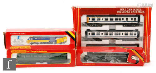 A collection of OO gauge Hornby DMUs, R698 BR 3 car set, R069 BR Class 253 High Speed 2 car set, R158 BR 2 car set, together with an R334 centre car. (4)