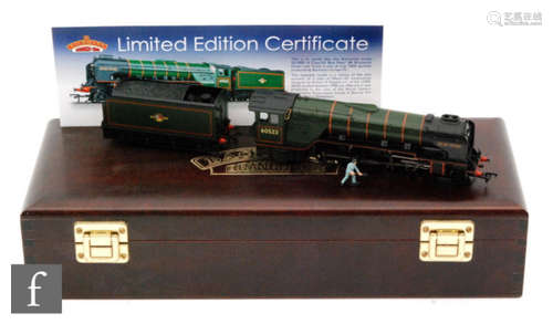 An OO gauge Bachmann 20-2009 4-6-2 A2 Class BR Brunswick green 'Blue Peter' locomotive, limited edition 2756/3000, contained in wooden presentation case with certificate.