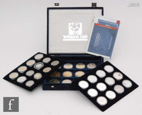 Elizabeth II - Thirty six Canadian and New Zealand silver and nickel proof crowns and dollars, in assorted case (36)