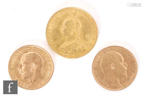 Victoria to George V - Sovereign 1887 also two half sovereigns 1907 and 1911 (3)