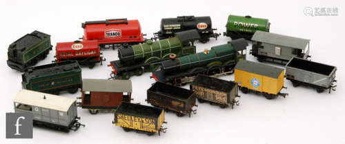 A collection of unboxed OO gauge model railway items, to include Triang 4-6-0 LNER green '8509', Hornby 4-6-0 GWR green 'Albert Hall', five coaches, mainly Pullman examples and 22 assorted items of rolling stock including Hornby Dublo and Peco. (29)