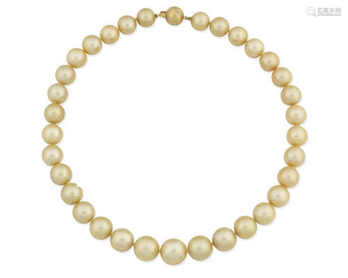 A cultured pearl necklace with a diamond clasp