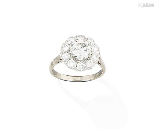 A diamond cluster ring