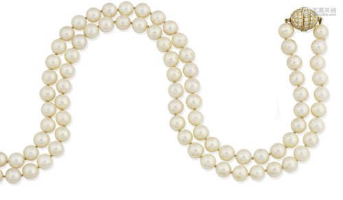 A single-strand cultured pearl and diamond necklace