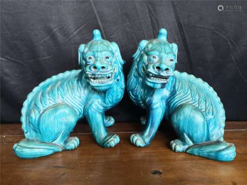 A pair of lions of the Ming Dynasty H 30cm X L 24cm NO