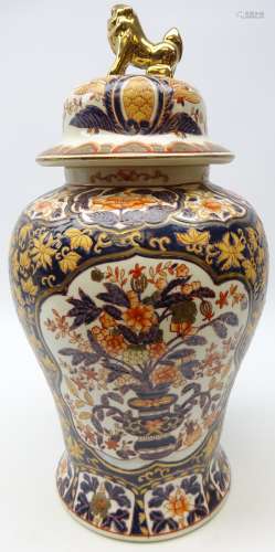 Large Chinese vase and cover decorated in the Imari pallet with gilt Dog of Fo finial,