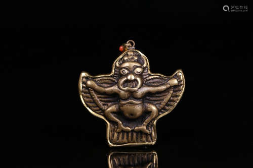 A GILT SILVER PENDANT