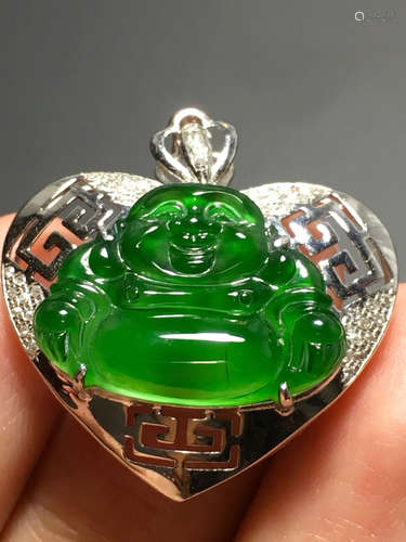 AN ICY ZHENGYANG GREEN BUDDHA SHAPED JADEITE PENDANT