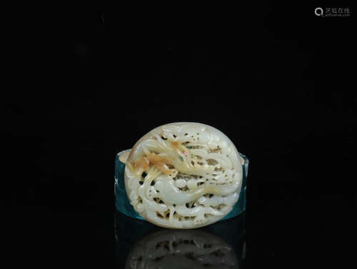 A HETIAN JADE PENDANT OF DRAGON CARVING