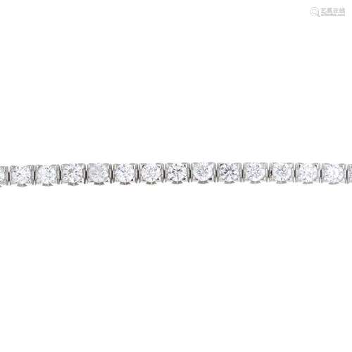 A diamond bracelet. Designed as a brilliant-cut diamond