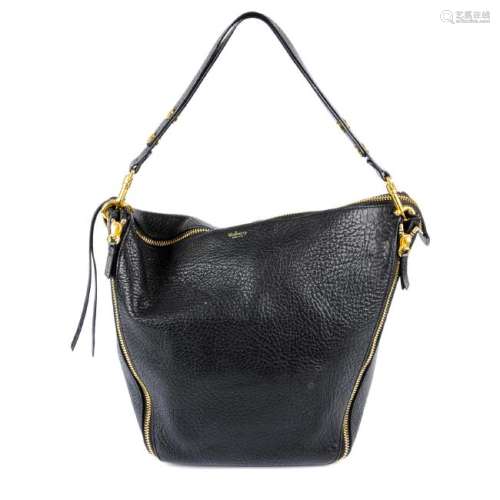MULBERRY - black leather Camden handbag. Designed with