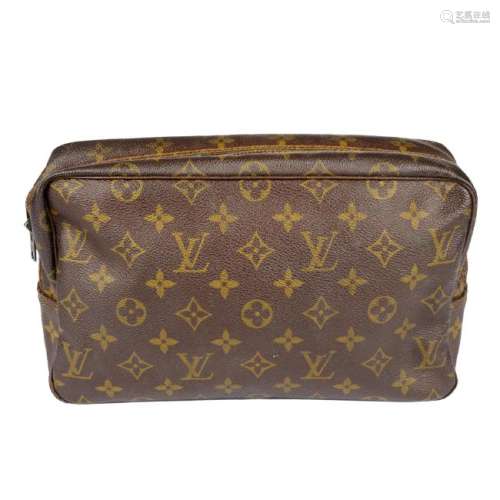 LOUIS VUITTON - a Monogram GM Toiletry pouch. Crafted