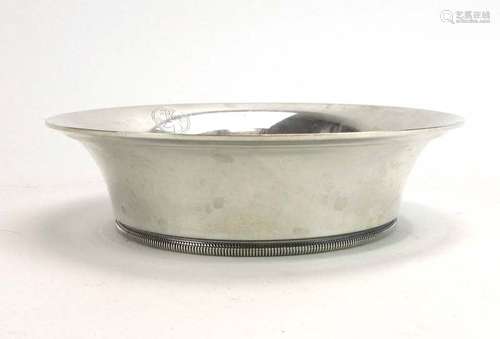 A Danish silver shallow dish with reeded border, Johannes Siggaard, Copenhagen 1945, d. 14.5 cm, 4.