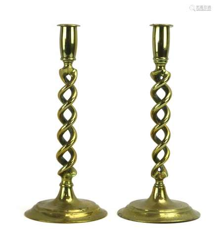 A pair of Victorian brass barley-twist candlesticks, h.