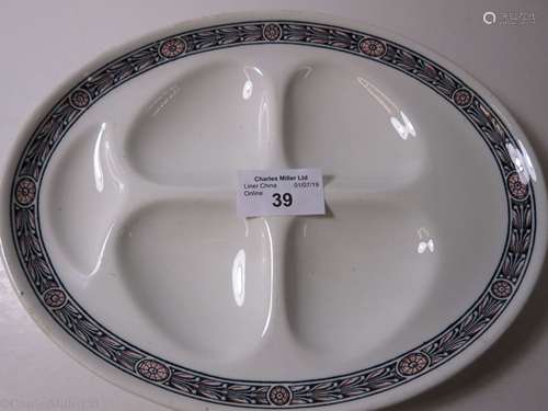 CUNARD: AN OVAL ‘ETRURIA’ PATTERN OYSTER PLATE BY WEDGWOOD, CIRCA 1910