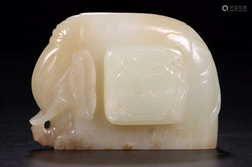 A HETIAN JADE ELEPHANT ORNAMENT IN MORAL OF PEACE