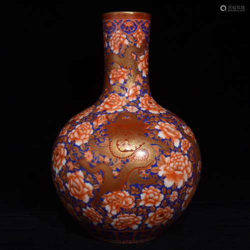 A QIANLONG MARK ALUM RED&FAMILLE ROSE BOTTLE VASE OF DRAGON PAINTING