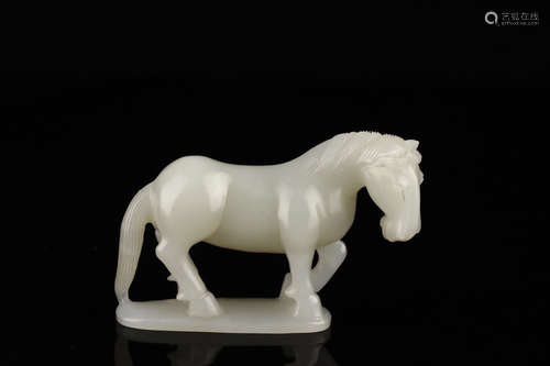 A HETIAN JADE ORNAMENT OF HORSE