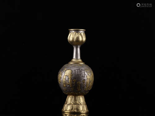 A GILT SILVER VASE OF STORY-TELLING PATTERN