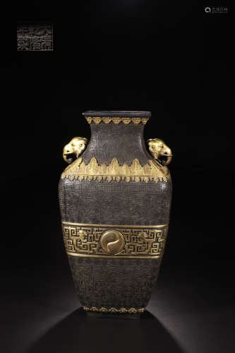 A QIANLONG MARK COPPER SQUARE VASE