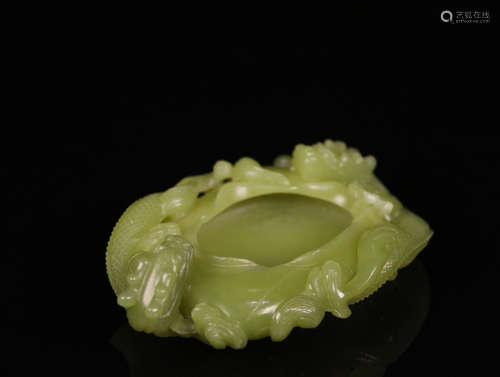 A HETIAN YELLOW JADE BRUSH WASHER OF GRAGON