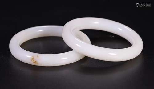 WHITE JADE BANGLE FOR 2