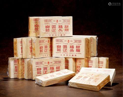 70年代李时珍牌极品阿胶（出口装） 数量：20盒