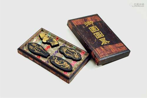 清·御园图墨四锭 QING DYNASTY  A SET OF FOUR INKSTICKS WITH IMPERIAL GARDEN PATTERN