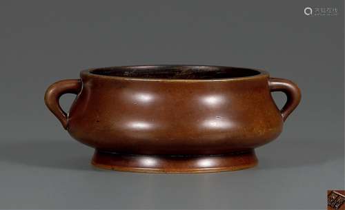 明· “成化年制”款蚰耳炉 MING DYNASTY A BRONZE CENSER WITH ‘CHENGHUA’ MARK