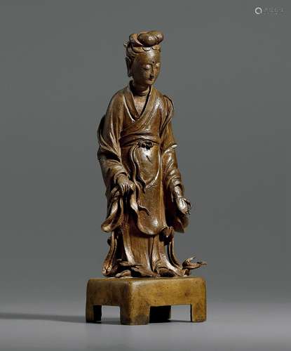 清·铜仕女立像 QING DYNASTY A BRONZE FIGURE OF A COURT LADY